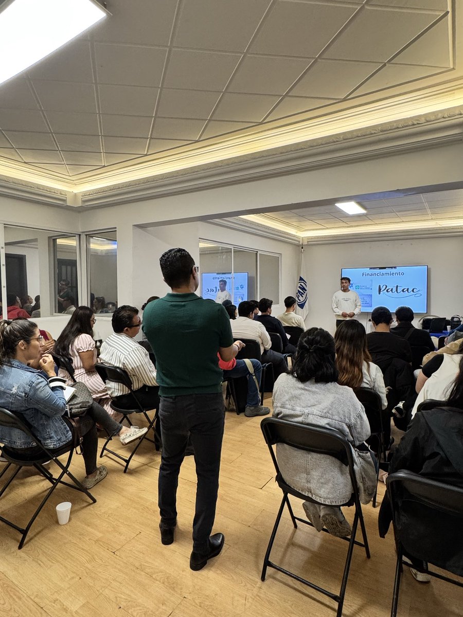 cddbj's tweet photo. 💡 Hoy aprendimos que las grandes ideas también necesitan estrategia y financiamiento para crecer.

Gracias a quienes asistieron a la segunda sesión del Modelo de Incubación PATAC y fueron parte de esta experiencia de aprendizaje y colaboración. 🚀✨ https://t.co/MxcOB6ScG3