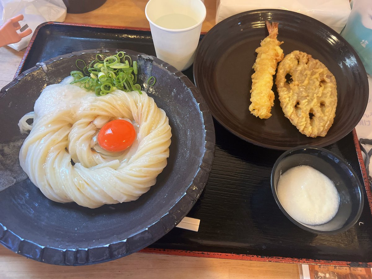 pi4_c3's tweet photo. ╰( ⍢ )╯ｳｵ-！！
瀬戸大橋線ﾄﾞｫｫｵｰﾝ！！！
からの麺や山岡みたいな名前の
うどん屋さん♡！
めッッッちゃ！！美味しかった(,,•﹏•,,)
めんチョキチョキ✂️するなんて
初耳でびつくりした😦 https://t.co/4UknevfkqE