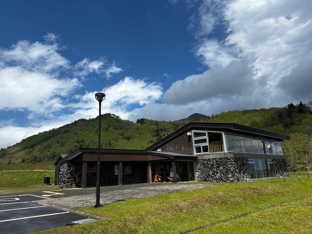 rusafieldhouse's tweet photo. 昨日から雨がちだったルサですが、やっと青空が広がってきました！
風はまだ強いので、お気をつけてお越しください🍃 https://t.co/sA998t6Ra6