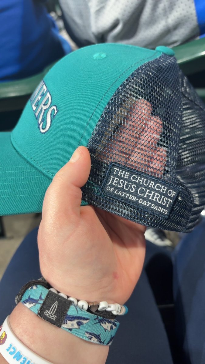 bethanyeg97's tweet photo. LDS Mariners Night! #SeattleMariners #TridentsUp https://t.co/bZLjx7X5Dk