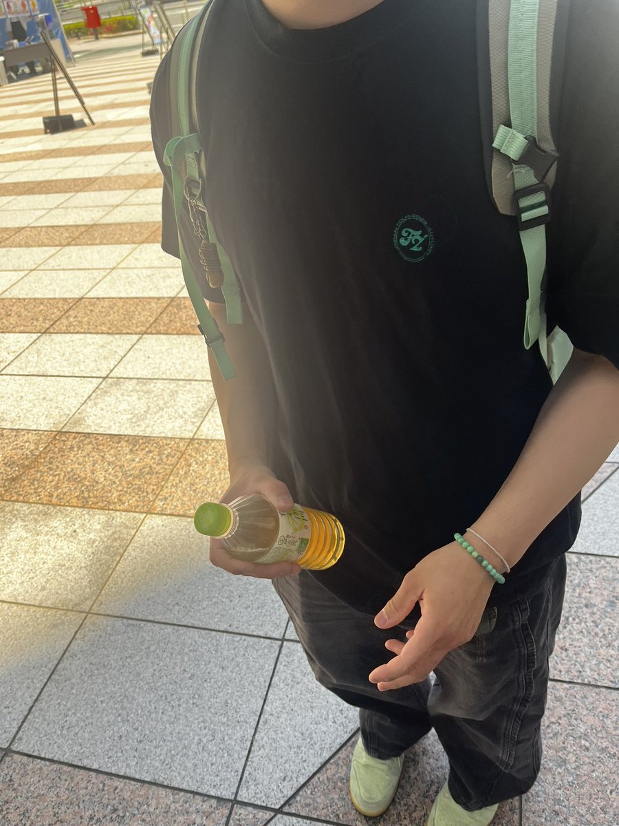 fz_hazuki's tweet photo. 今日この格好でいます！
会える人会いましょう！
#fruitszipper
#櫻井優衣 https://t.co/eTxWl0SrcY