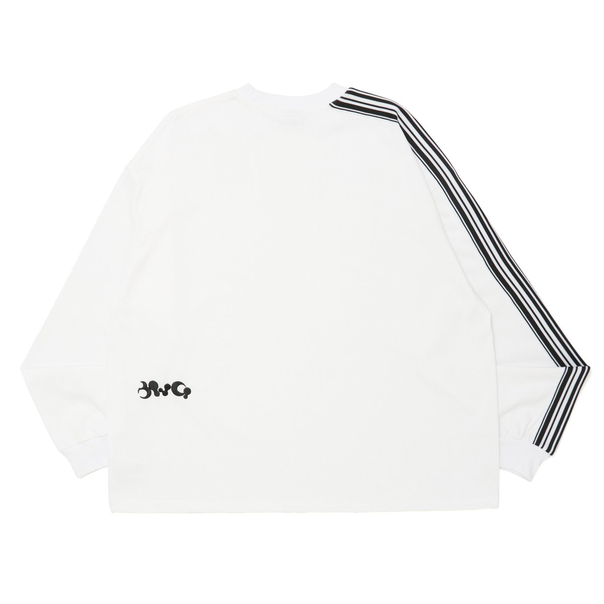 buddixofficial's tweet photo. BWG — Buddix Wellness Goods
NOW ON SALE

■ITEM LINE-UP
BWG 9LINE TRACK LS TEE
PRICE：¥7,920 tax-in
COLOR：White / Black
SIZE：S / M / L

https://t.co/DhxPHJ1DX3

@buddixofficial
@fantastics_fext
@vertical_garage
#buddix
#FANTASTICS
#verticalgarage https://t.co/t8NJUhcGQq