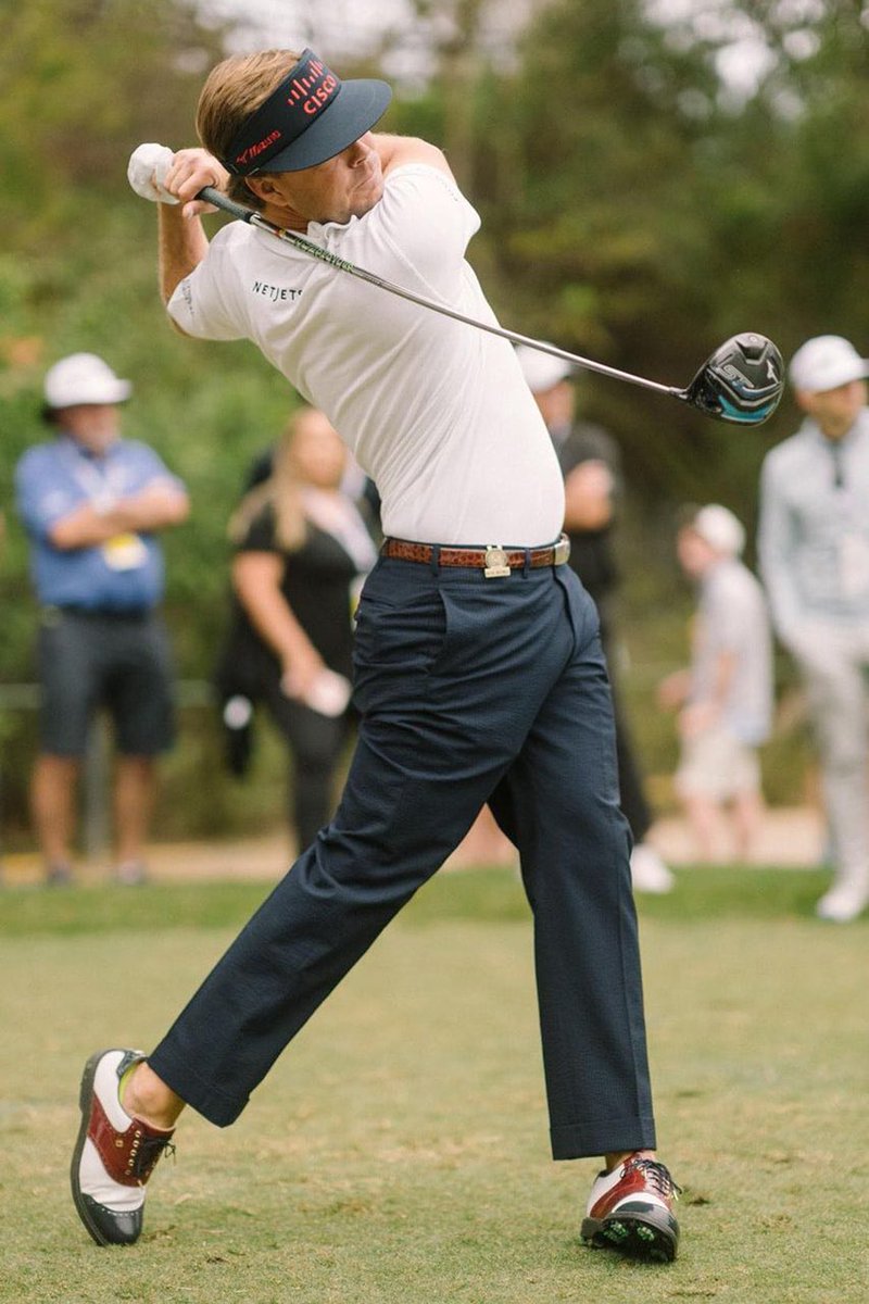 themidhambino's tweet photo. This is the gold standard of golf attire. https://t.co/fXqy70W6yg