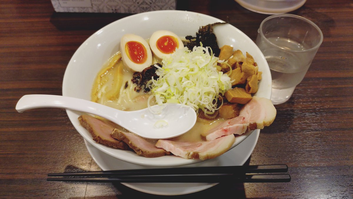 yellow_manager's tweet photo. ｶﾁｮﾏﾁは「すみませんバリカタお願いします」と言ってしまうのです!!
おいしかったのです!!
( ﾟДﾟ)ちぇすとぉぉぉ!!
※大将お休みです

#蓮ノ空女学院ラーメンクラブ https://t.co/mEcARffJqz
