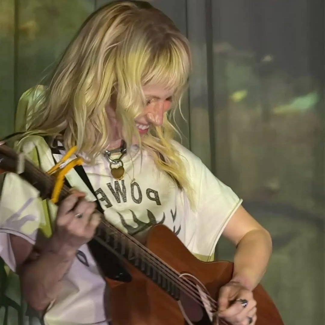 andrea from paramore🖤 tweet media