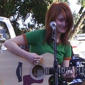 andrea from paramore🖤 tweet media