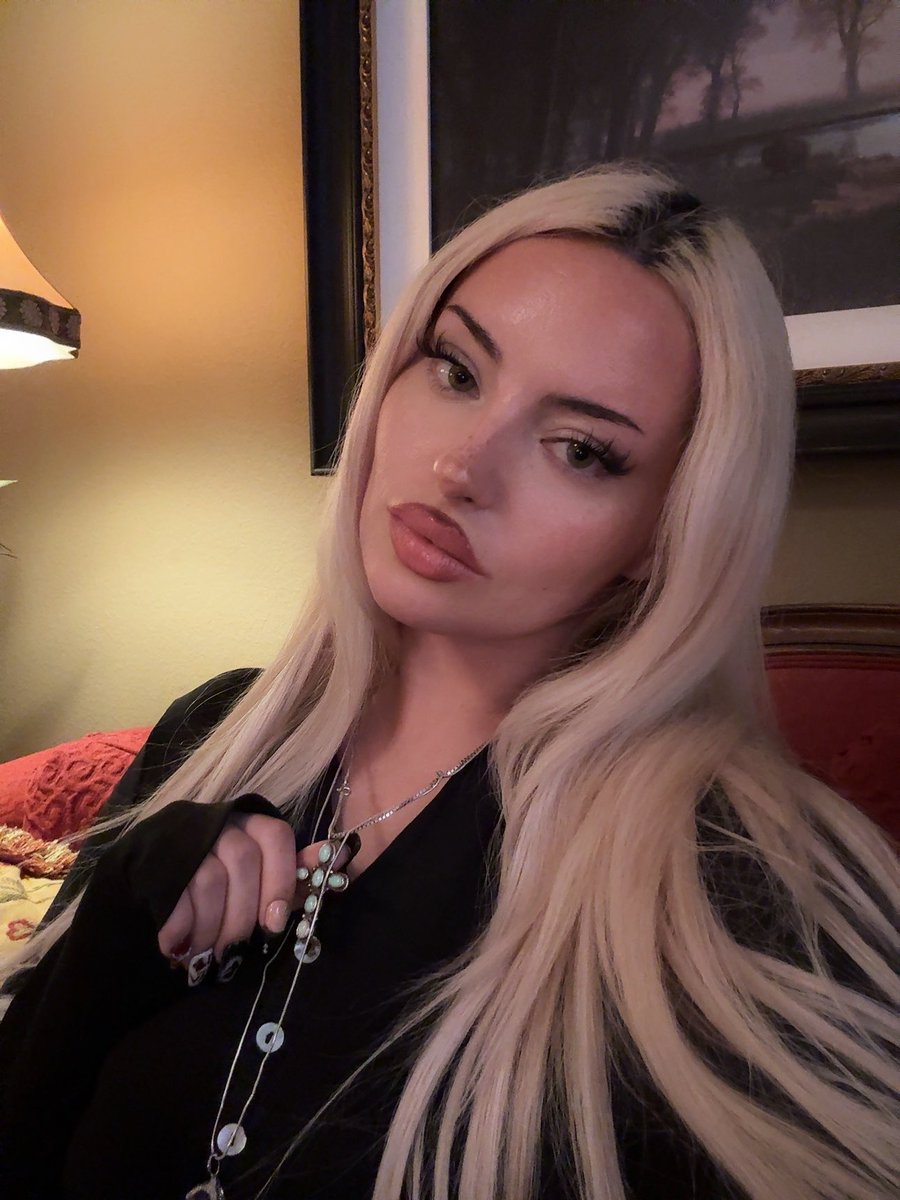 mia divine :o tweet media