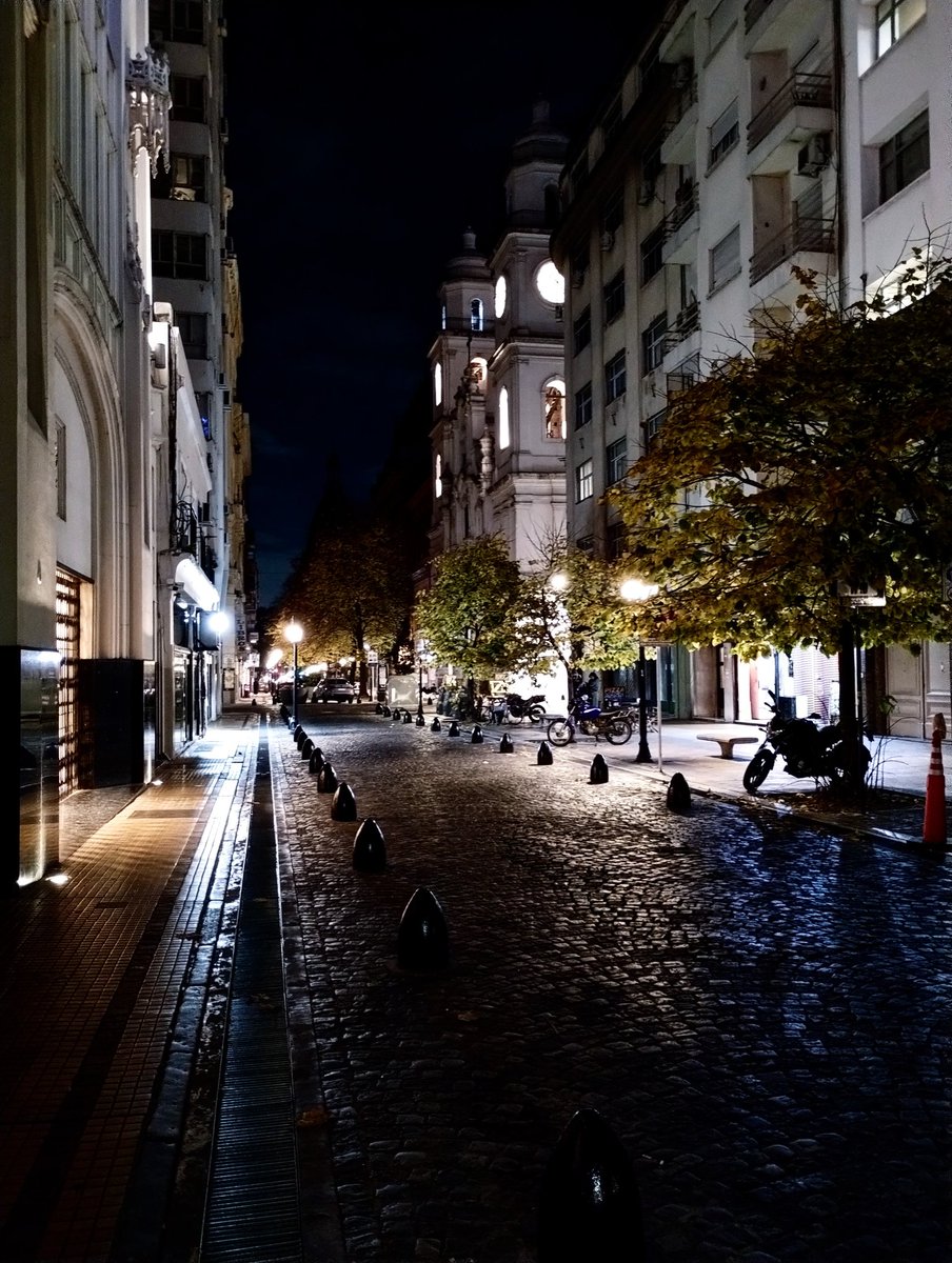 char_10_'s tweet photo. Calles de Buenos Aires https://t.co/bxsLlHXoBD