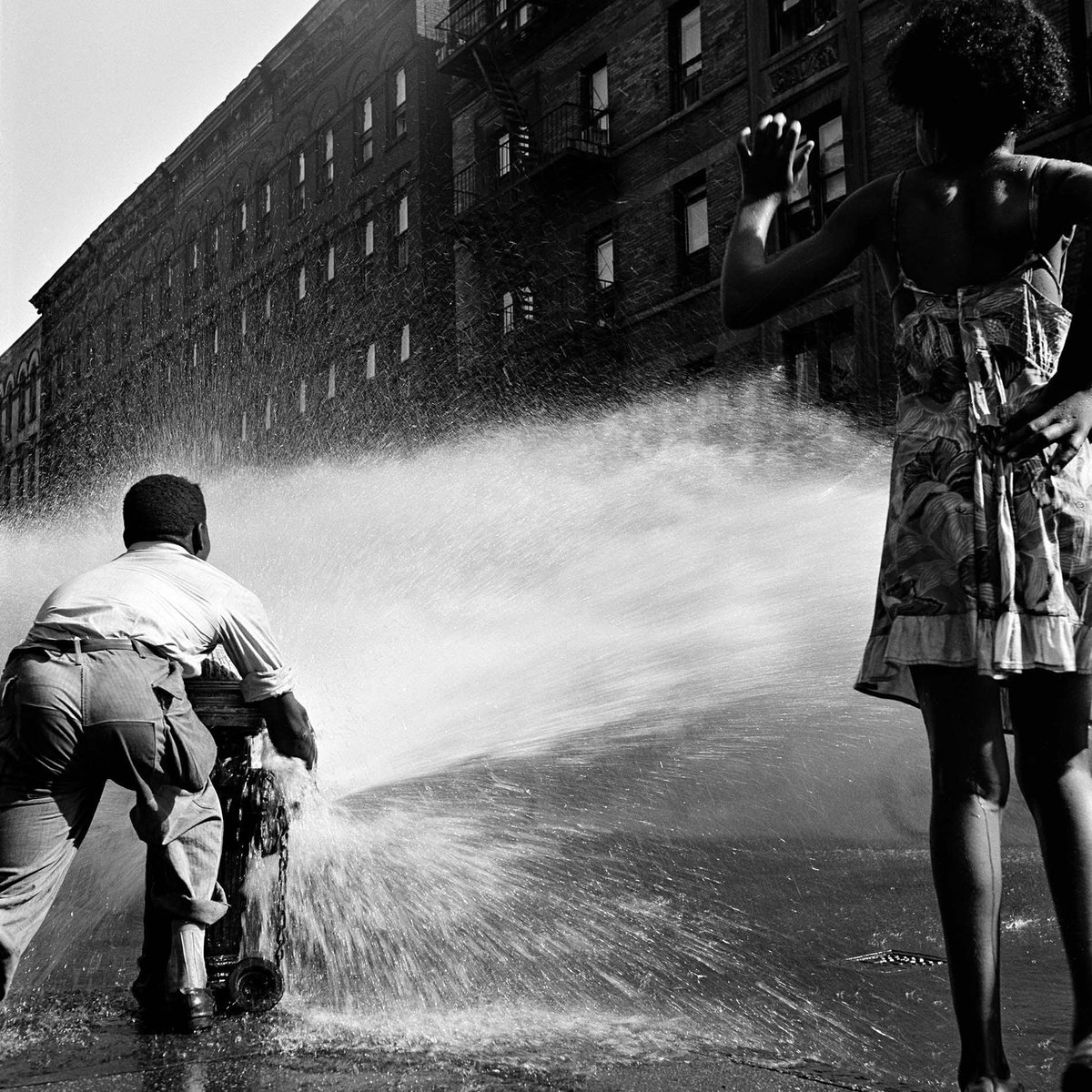 sylvie_longeron's tweet photo. Gordon Parks 
Harlem, New-York 1948 https://t.co/kIAyt3g3uR