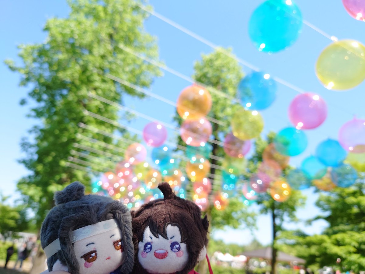 harur1nx's tweet photo. 前に出かけた時の🎈ピント難し https://t.co/wpWIO79uU6