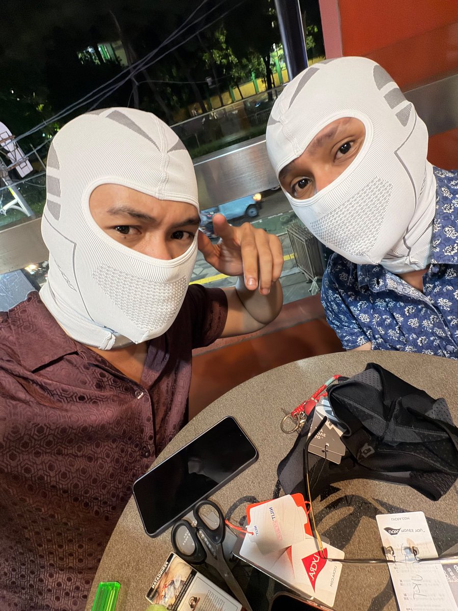 esp_lynch's tweet photo. Akhirnya ketemu bestie @daylansyahreza lgi wkwkwk skalian COD balaclava rare edition custom buat bestie yg mau sunmorian jauh skalian hiking ke gunung https://t.co/6LOuxWFu5T