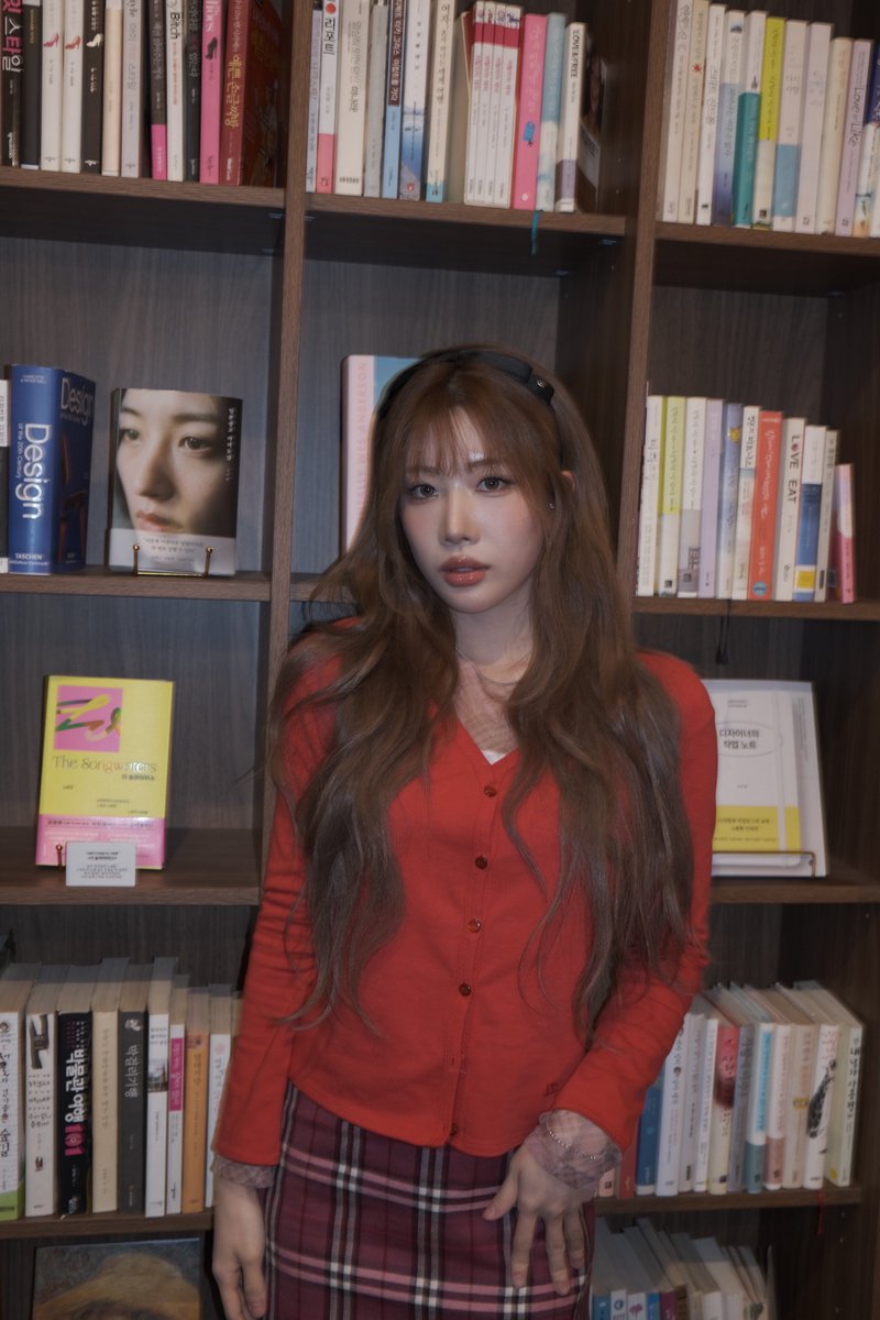 Kim Lip Post tweet media