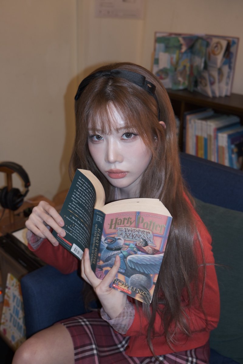 Kim Lip Post tweet media