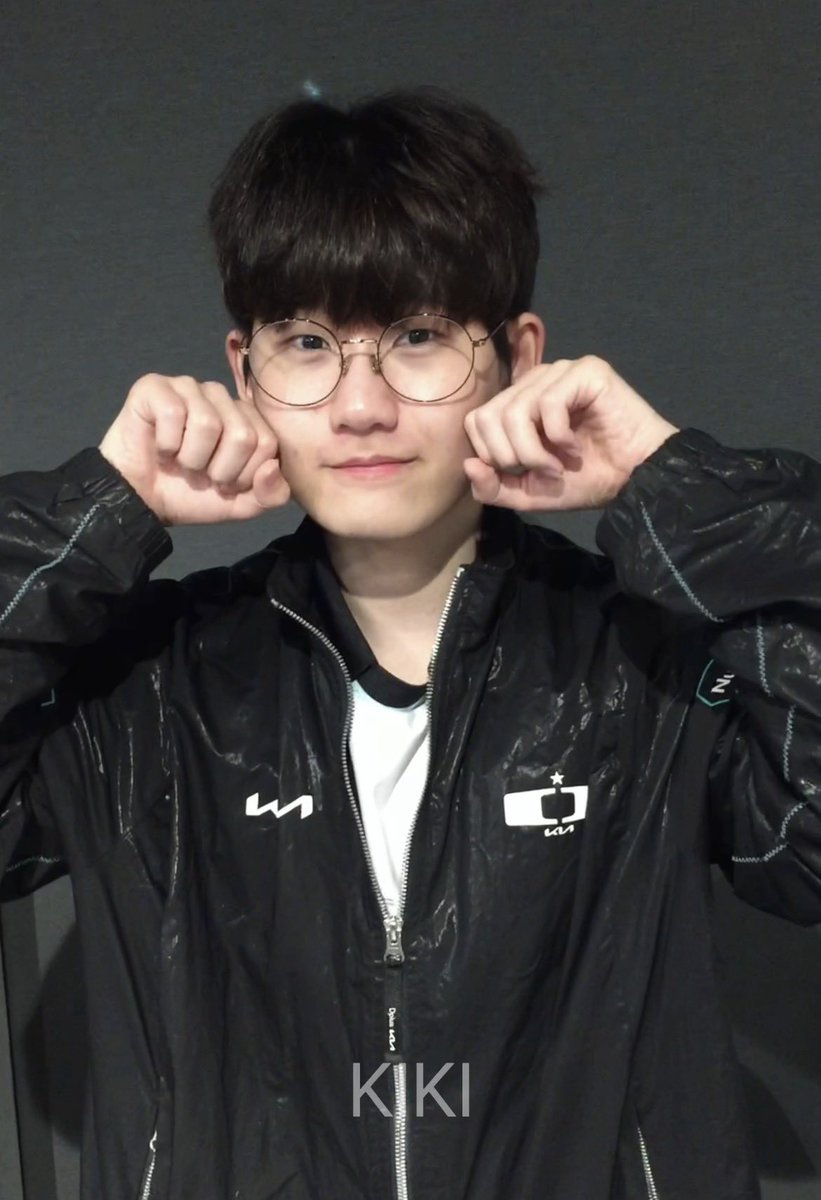 키키 tweet media