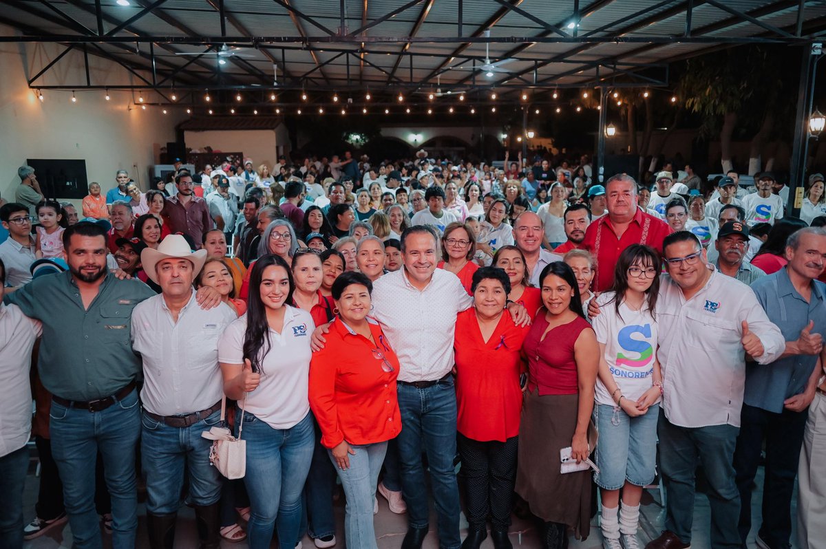 tonoastiazaran's tweet photo. Muchas gracias a las familias de San Ignacio Cohuirimpo y comunidades vecinas de Navojoa por recibirnos con tanta calidez. 🙌🏼

Agradezco la invitación de Sonora Con Todo para participar en este encuentro donde escuchamos propuestas e inquietudes sobre temas que son importantes para la región.

Seguiremos impulsando el diálogo y el trabajo en equipo para construir mejores oportunidades para todas y todos. 🤝