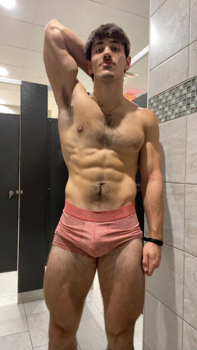 tonyainttny's tweet photo. Worship my alpha bulge like a good boy https://t.co/JQp9iGrtzU