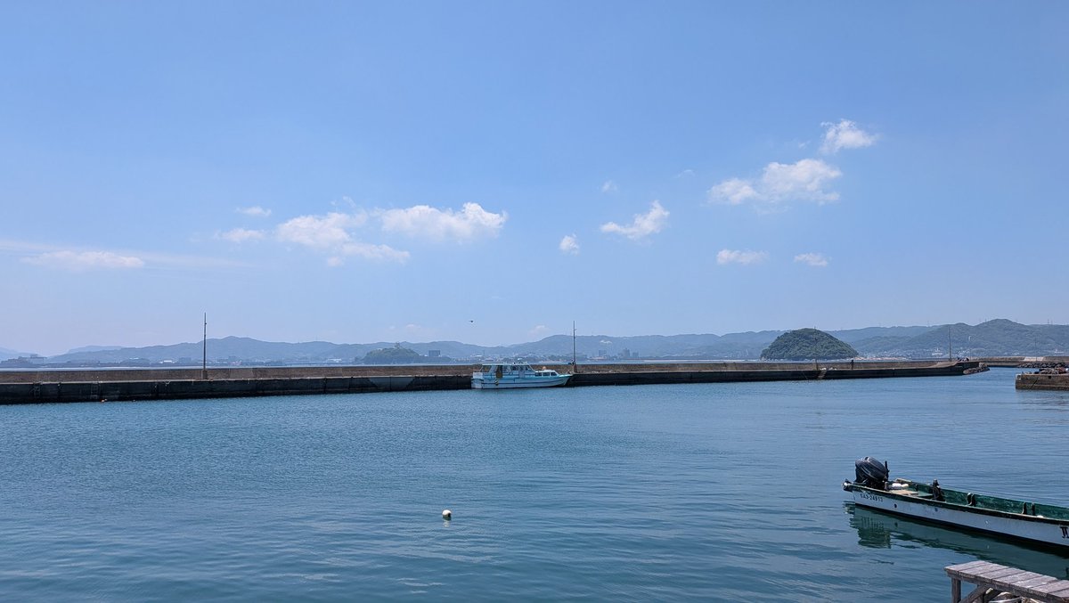 BranTravel's tweet photo. 今日は妻と唐津ドライブ🚗

唐津から高島航路に乗って、高島にやってきました🛳️

宝くじの宝当神社で有名な高島だけど、島を散策するだけでも、めちゃくちゃ楽しいですよ✨

もちろん宝当神社にも参拝したけど、唐津に来たら、高島にはぜひ行ってほしいです🛳️ https://t.co/yj5XuzhlLB
