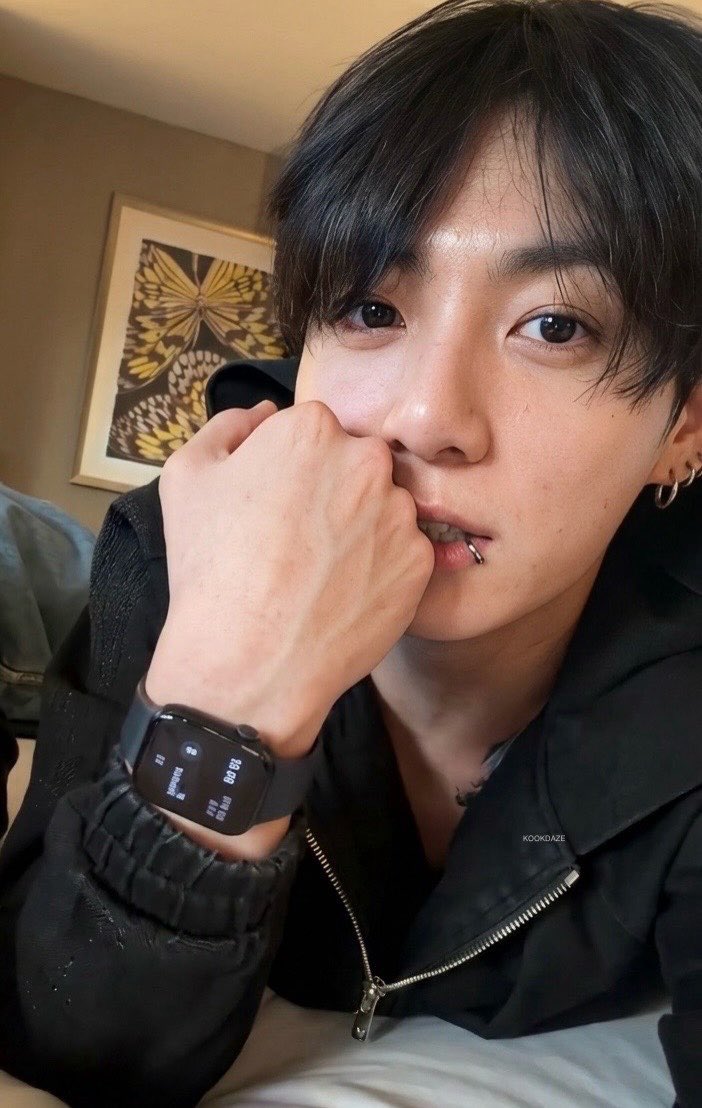 kookmi3_'s tweet photo. ビューラーしてないでこのまつ毛の上がり具合？私より上がってるやんけ https://t.co/FWhZalgQmH