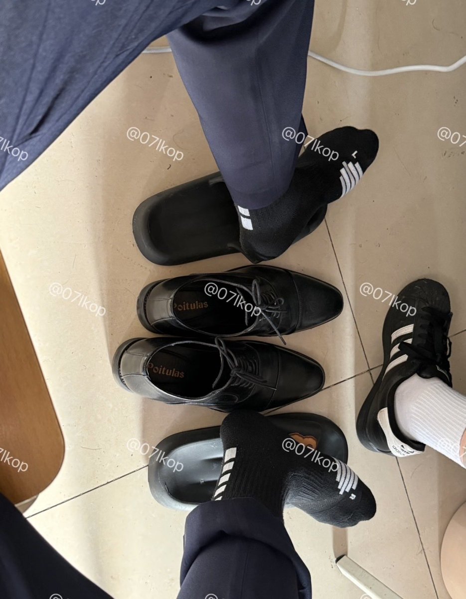07lkop's tweet photo. 喜欢哪个骚逼 想要吗 狗畜生 舌头伸出来操烂你的狗嘴 妈逼的 不是喜欢吃嘛 想舔你爹脚操你爹还是 想你爹操你啊 #1M #1S #0S #1S #粗口 #白袜 #原味 https://t.co/3yeEw5Q6bM