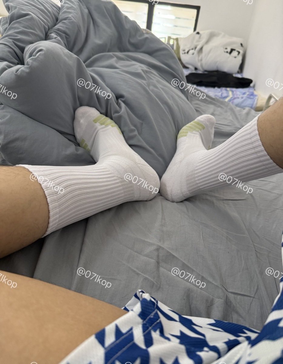 07lkop's tweet photo. 喜欢哪个骚逼 想要吗 狗畜生 舌头伸出来操烂你的狗嘴 妈逼的 不是喜欢吃嘛 想舔你爹脚操你爹还是 想你爹操你啊 #1M #1S #0S #1S #粗口 #白袜 #原味 https://t.co/3yeEw5Q6bM