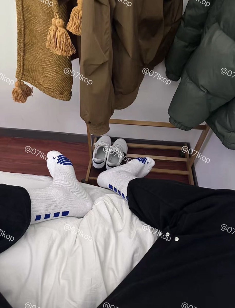 07lkop's tweet photo. 喜欢哪个骚逼 想要吗 狗畜生 舌头伸出来操烂你的狗嘴 妈逼的 不是喜欢吃嘛 想舔你爹脚操你爹还是 想你爹操你啊 #1M #1S #0S #1S #粗口 #白袜 #原味 https://t.co/3yeEw5Q6bM