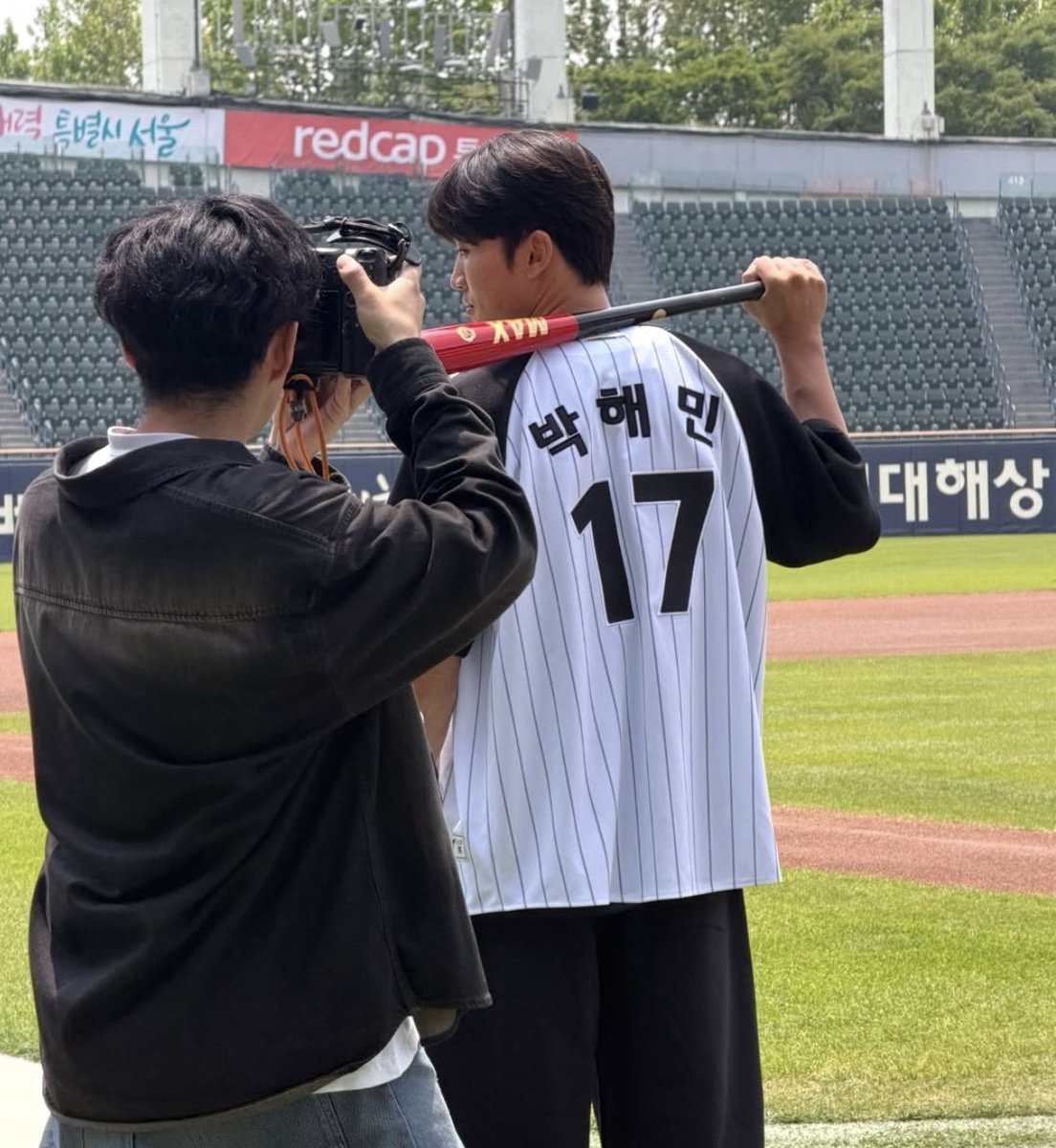 해윈스 tweet media