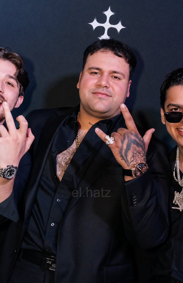 Zaaa7aaa's tweet photo. Los voy a extrañar banda
No me sigan yo subo polnito https://t.co/rLuOcRH3oW