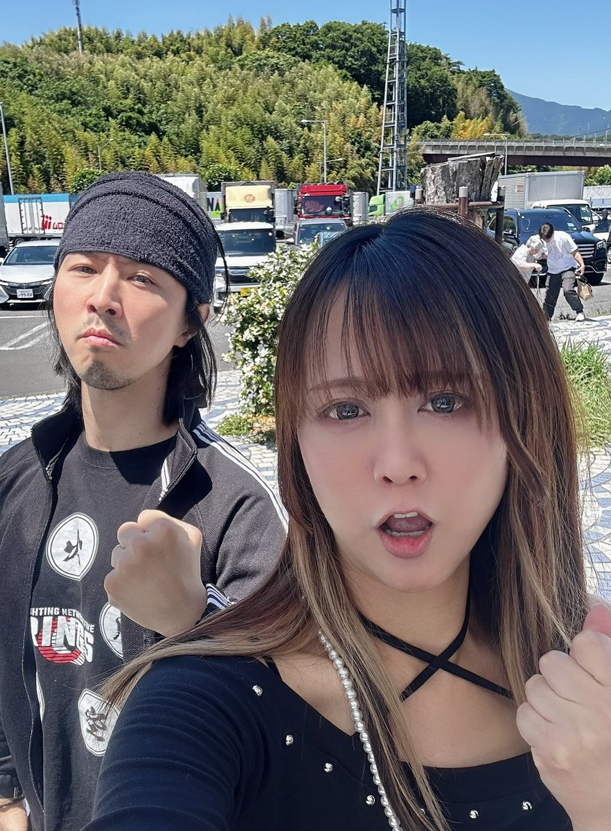 AttackIron's tweet photo. ただいま、明日の名華祭に向けて、名古屋に向かっています💨💨

とんでもない晴天で気合いが入ります☀️

先ほど、12/13のIRON ATTACK!20周年ワンマンライブ「一撃」の前売券発売開始しましたっ！👏
たくさんのご購入ありがとうございます！
最高の一夜にします、引き続きよろしくお願いします！ https://t.co/2kZMjEKnVP