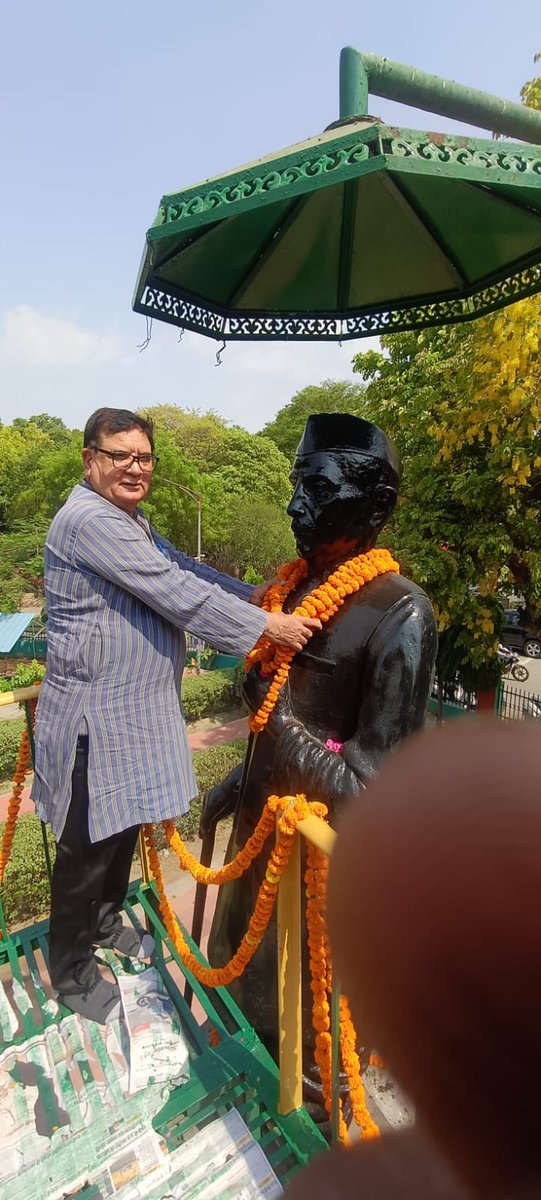 TomarRLD's tweet photo. भारत रत्न चौधरी चरण सिंह अमर रहें | https://t.co/V4ALV6OjrP