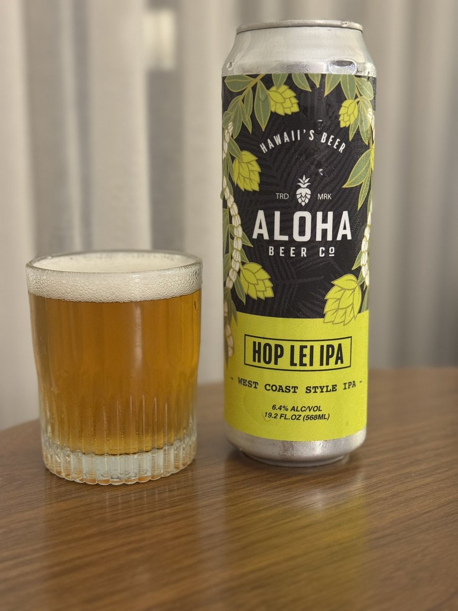 Jun_No13's tweet photo. ハワイ旅行③
部屋飲み🍻
#クラフトビール 
#MauiBrewingCo. 
#BigSwellIPA 
#AlohaBeerCo.
#HopLeiIPA https://t.co/87GDJ3070n