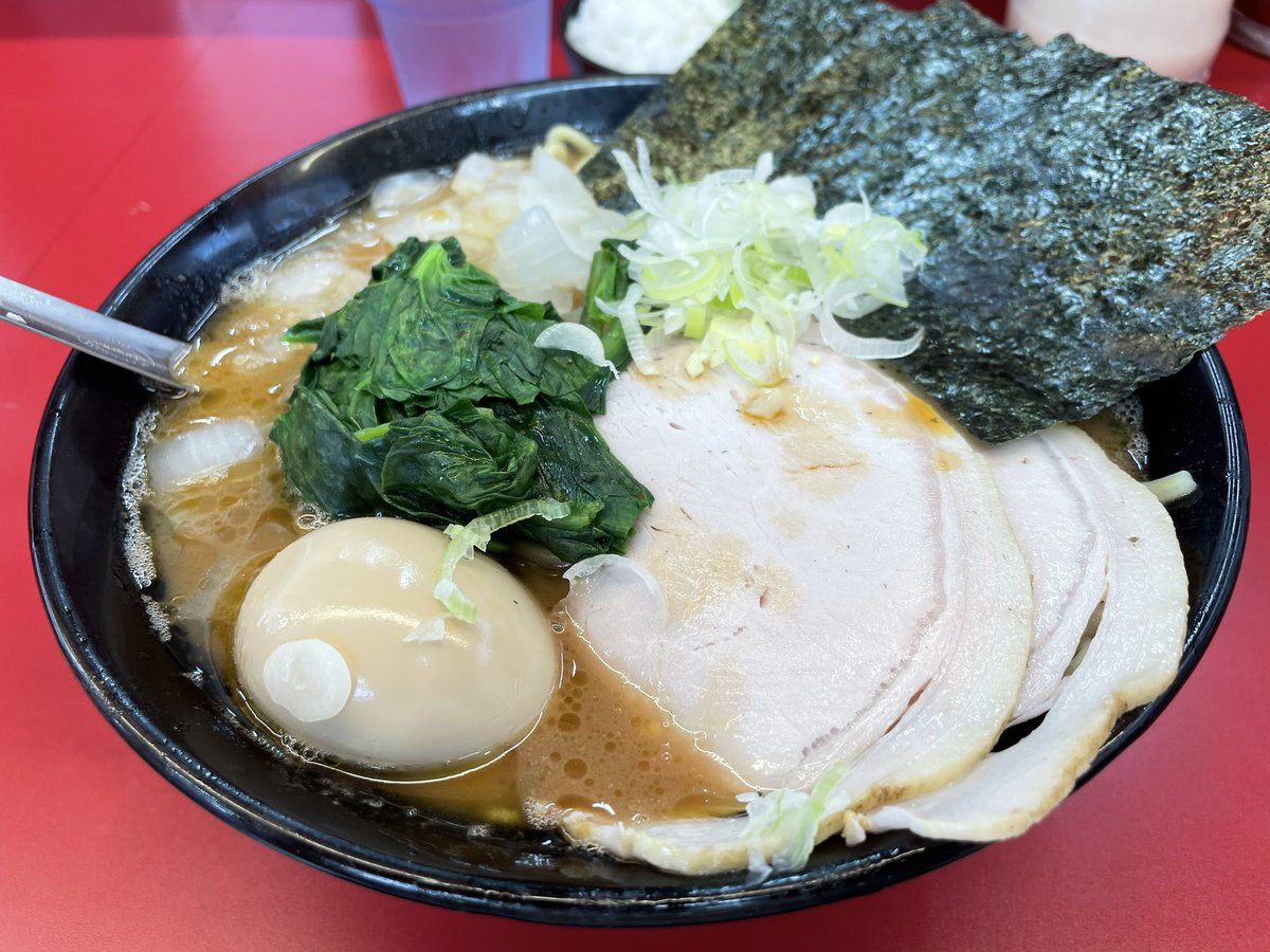 SOMASEE's tweet photo. ラーメン備忘録2026年18杯目

千葉県八千代市
横浜家系ラーメン 宮里家

上ラーメン 大盛

ご馳走様でした🙏🙏🙏

いつもチャーシューメン食べてたけど上ラーメンの方がいいかも
大盛はやっぱりキツくなってるんです https://t.co/zdcY4B2g01