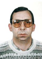 ANVITE_NAVARRA's tweet photo. El 30 de mayo de 2003 ETA asesinó en Sangüesa al Policía Nacional Julián Embid Luna. En el atentado murió también su compañero Bonifacio Martín Hernández. Verdad, Memoria, Dignidad y Justicia. 

https://t.co/V3zjEf7zlu https://t.co/GFKEAJnEbP