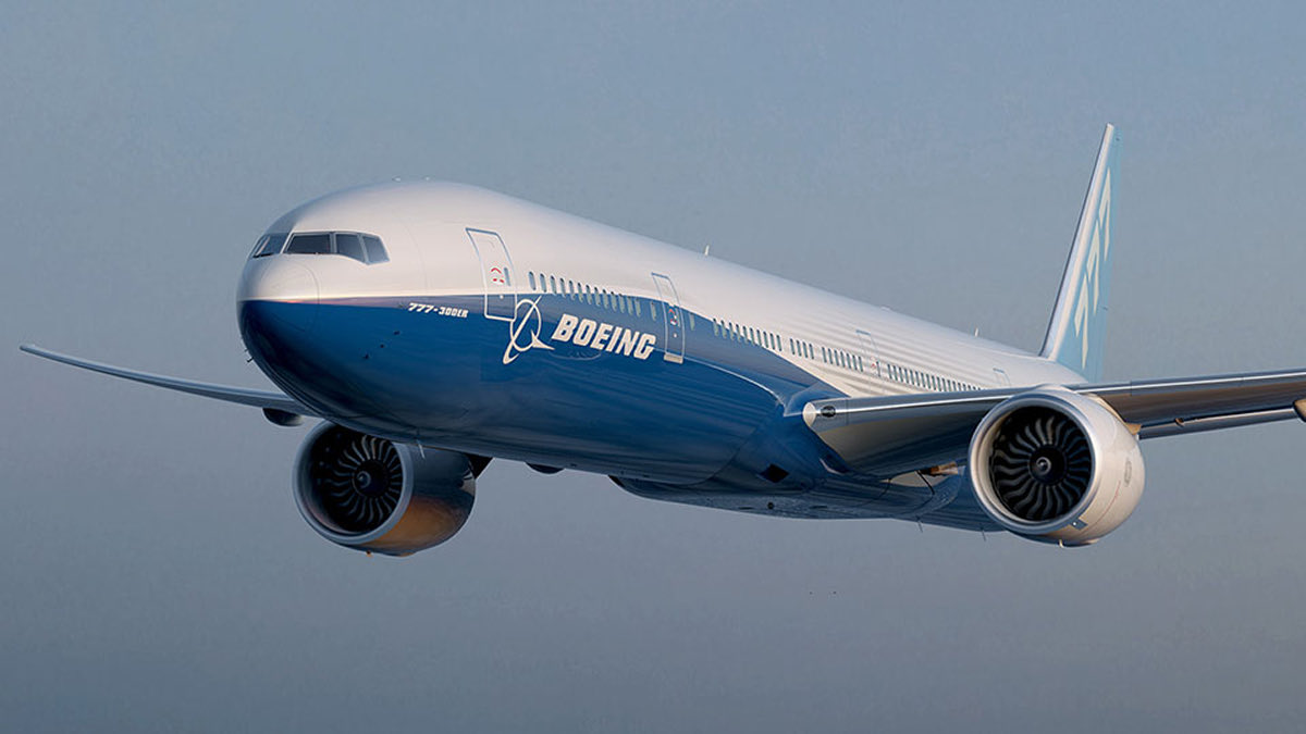 Aviationworld22's tweet photo. بوينغ 777 ✈️ 
مو مجرد طائرة… هي رمز للقوة والاعتمادية في الطيران الحديث. تصميمها يجمع بين الفخامة والكفاءة والمدى الطويل، وتثبت في كل رحلة إنها “وحش السماء” بكل معنى الكلمة 🔥✈️ https://t.co/7Bt8wW09ci