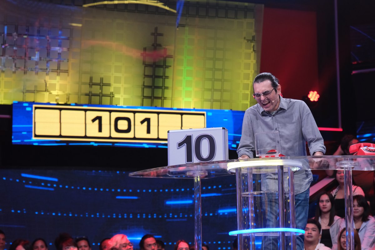 Kapamilya_DOND's tweet photo. Deal ang naging desisyon ni Eric Fructuoso sa alok na ₱101 ng Banker! Salamat sa isang masaya at nakakatuwang laro sa #KapamilyaDealOrNoDeal! #KDONDEric 💼☎️ https://t.co/JedO5q9TDh