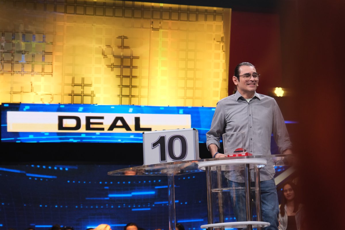 Kapamilya_DOND's tweet photo. Deal ang naging desisyon ni Eric Fructuoso sa alok na ₱101 ng Banker! Salamat sa isang masaya at nakakatuwang laro sa #KapamilyaDealOrNoDeal! #KDONDEric 💼☎️ https://t.co/JedO5q9TDh