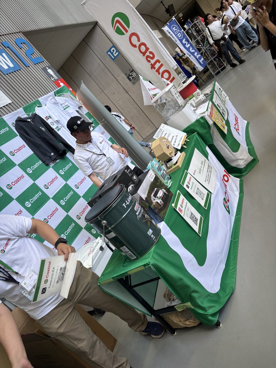 asubad's tweet photo. #castrol https://t.co/490NL6L5xh