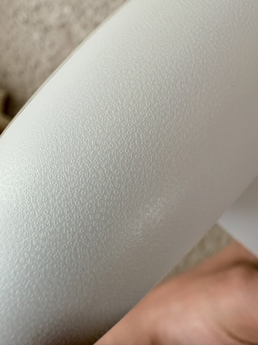 A35155637's tweet photo. プレステ5のザラザラ。 https://t.co/w1led0G5tA
