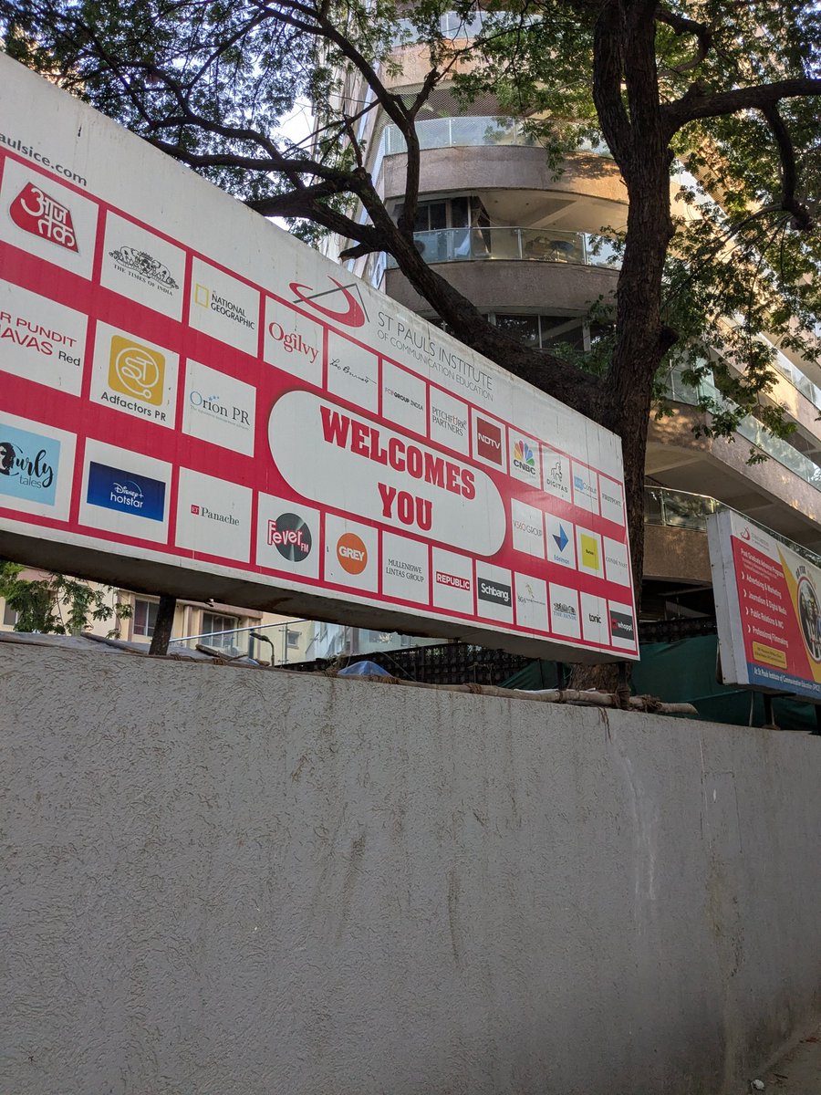 AlmeidaRich's tweet photo. @mybmcWardHW Crumbled Gutter Cover outside St Paul's on 24th Road, Bandra West opposite Duruelo Convent https://t.co/3fG1mOM2g9