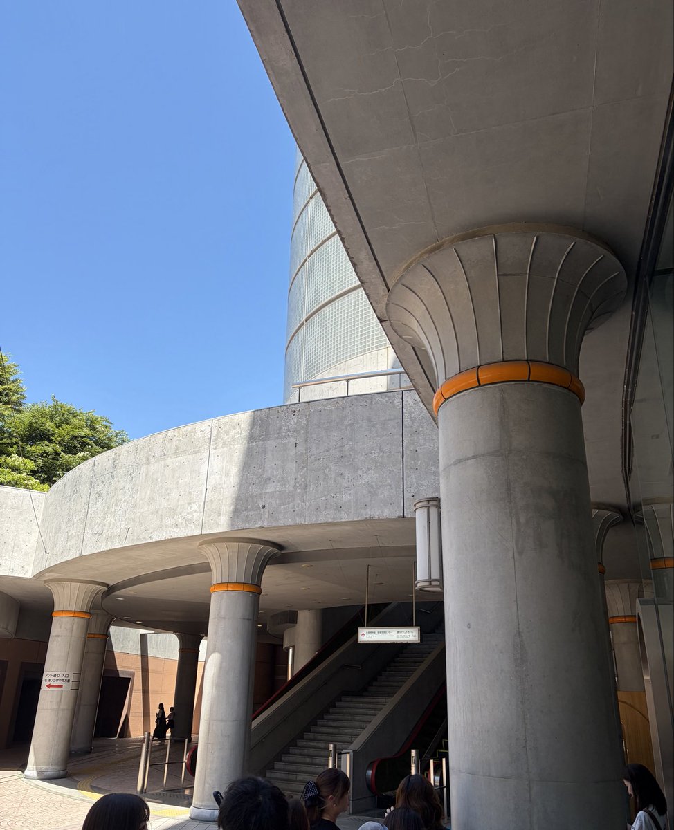 ss__967's tweet photo. 浜松着いた��
とりあえず物販ー
キャスー逃したー笑
本日静岡よろしくおねがいします🙇
きょんさんおった😆 https://t.co/Y2f0Hl65EW