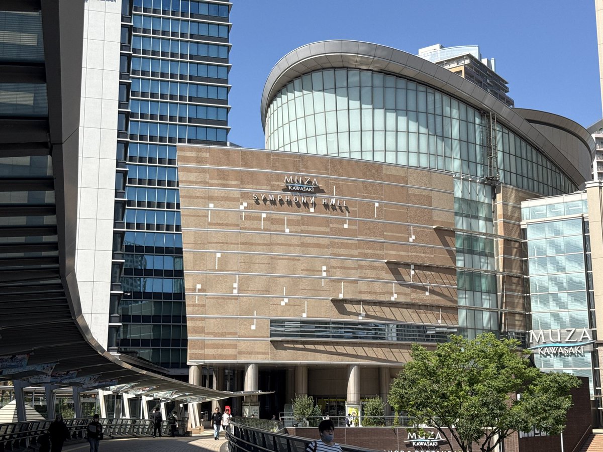 TokyoFOrchestra's tweet photo. めぐろパーシモンホールから少し離れて，こちらミューザ川崎シンフォニーホールでも，もうすぐ本番です🎻

本日は，Orchestra Est 第13回演奏会にヴァイオリンで出演します。

東京フォレストオーケストラとはまた違う場所で，音楽を楽しんできます！

まもなく開演です。

（コンマス） https://t.co/BElCj9cyvs
