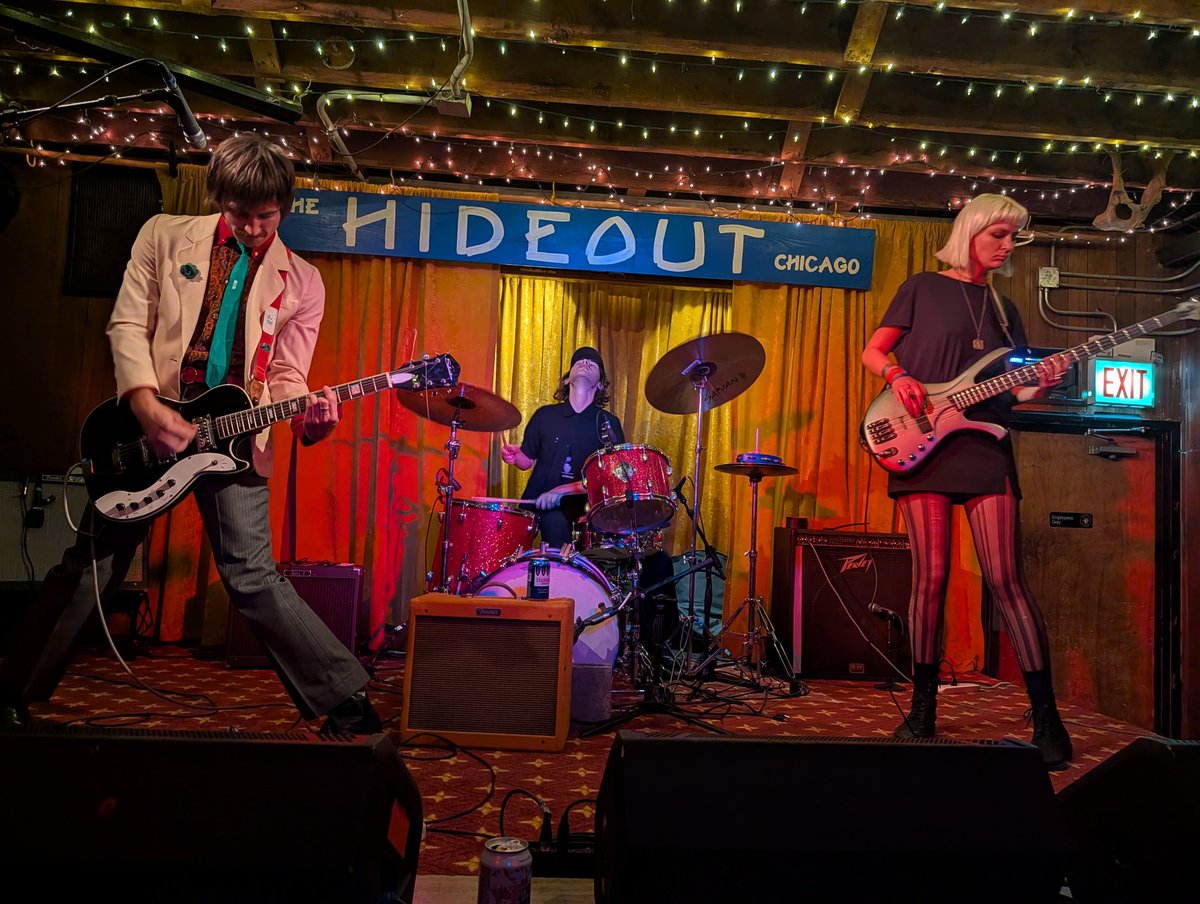waltonROY's tweet photo. 2025-05-24
The Spatulas (IN) / National Photo Committee / TV Buddha / The Experience @ Hideout https://t.co/hyUY5Ar4Ip