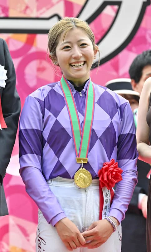 今村聖奈騎手、女性初G1勝利から1週間 博物館展示とメディア熱狂