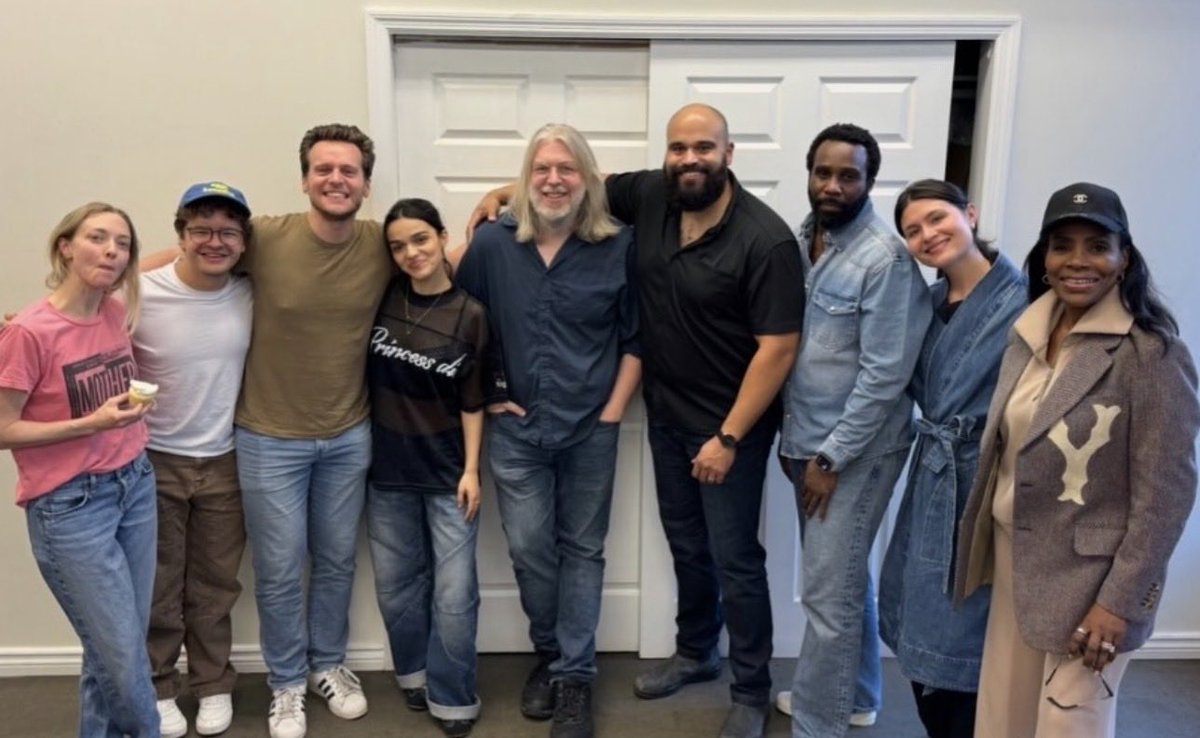 aseyfriedphotos's tweet photo. Amanda Seyfried behind the scenes of "Octet" with Gaten Matarazzo, Jonathan Groff, Rachel Zegler, Dave Malloy, Paul-Jordan Jansen, Tramell Tillman, Phillipa Soo, and Sheryl Lee Ralph.

Lin-Manuel Miranda | Instagram. https://t.co/7zU0Rbd4QU