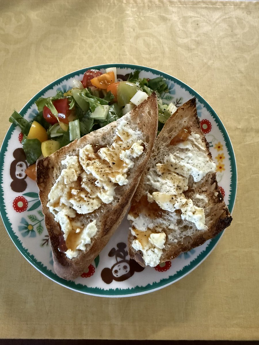 nihonbasi's tweet photo. ヤギのフレッシュチーズと共に🧀 https://t.co/woTXVNPpps