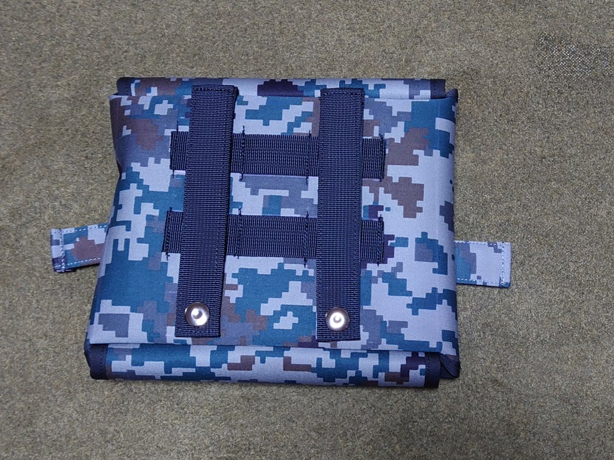 yakipuru's tweet photo. 航空自衛隊の救急品ポーチを製作。実在する官給品だが、訓練での使用例はあまり見掛けない… https://t.co/Ozg5al1Vrx