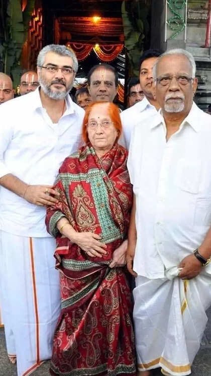 Saattaidurai's tweet photo. நடிகர் அஜித்குமார் அவர்களின் தாயார் மோகினி அம்மையார் வயது மூப்பின் காரணமாக உயிரிழந்தார் என்ற செய்தி வேதனையைத் தருகிறது .

தாயை இழந்து வாடும் அஜித்குமார் அவர்களின் துயரில் பங்கேற்கிறேன் . https://t.co/ssGu57Xh8y