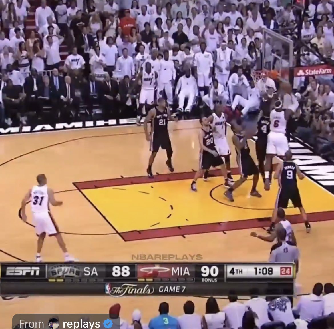Blizz_TP's tweet photo. @Alf954 @TrustSwisho Insane ball watching from SA on this … Battier miss —> notorious Duncan botched layup after this anyway, but can’t help but think circumstances would’ve been different. https://t.co/PfNP2hrkIK