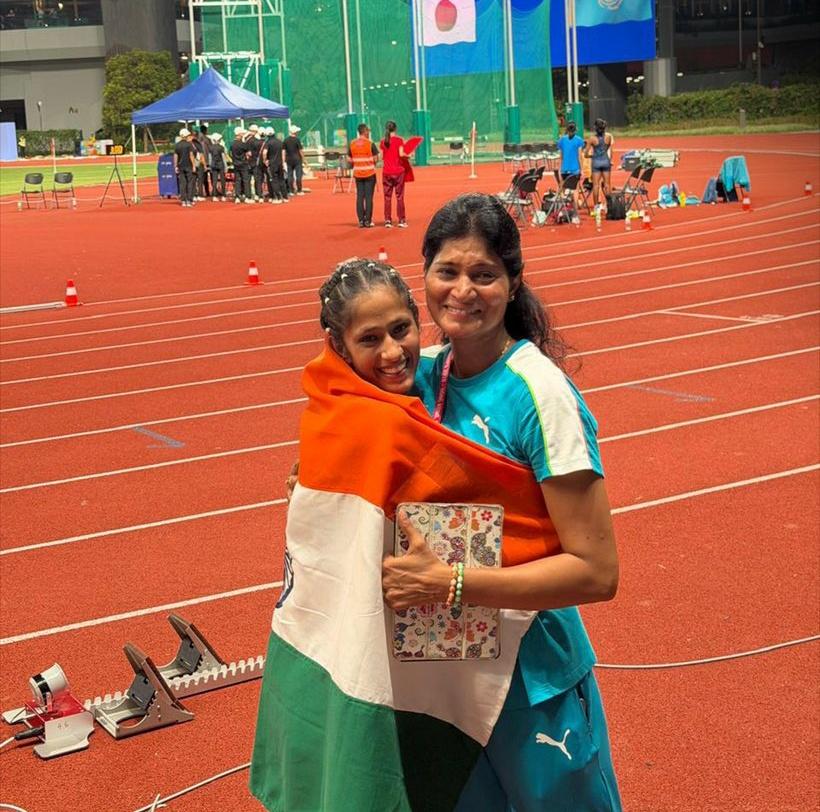 nnis_sports's tweet photo. 🚨 Former and current national record holders together raise India’s bar in high jump! 

On the right is Sahana Kumari, who cleared 1.92m in 2012 — a mark that stood as India’s women’s high jump national record for 14 years.

Yesterday, Pooja, who was just 5 years old when Sahana set that record, cleared 1.93m to become India’s new national record holder.

What makes the story even more special?

Sahana was present in Hong Kong as part of the Indian coaching staff, helping guide Pooja through her historic competition.

Together, they played a role in breaking a 14-year-old national record.

📸 The picture says it all. The former record holder standing proudly beside the new one, with Sahana looking every bit as happy as Pooja.

This is what sport is all about — one generation inspiring the next.

#IndianAthletics #Athletics @afiindia #AthleticsIndia #Pooja #SahanaKumari