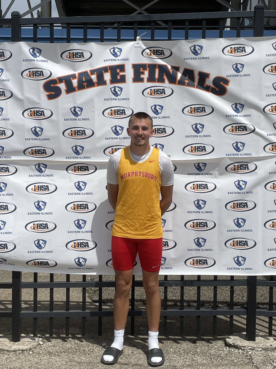 RedDevilTrack's tweet photo. Jonas Schaldemose made the qualifying jump look effortless and is on his way to the State Championship Finals! @DBeard2310 @LenNovara https://t.co/995XIeILer