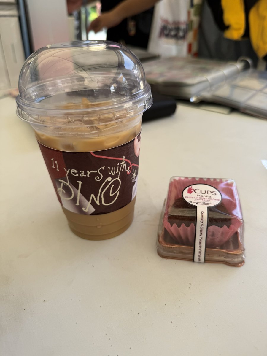 ichanmander's tweet photo. DUBAI CHEWY COOKIE MUKBANG NA TALAGA ITO @CUPSManila @dc_labios 

#SVT11_FollowFestival https://t.co/o2mgbaYq9n